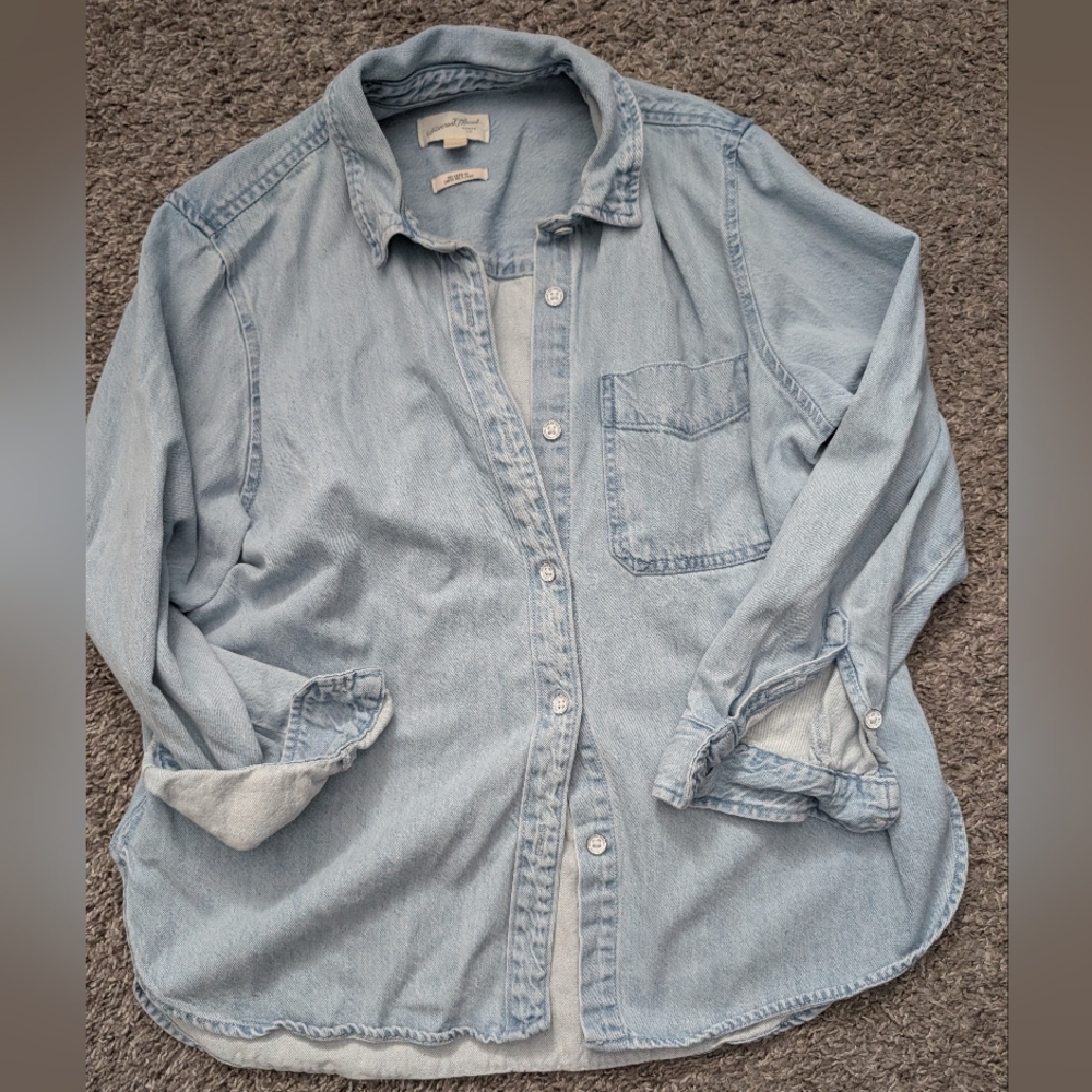 Universal Thread Light Blue Relaxed Denim Shirt